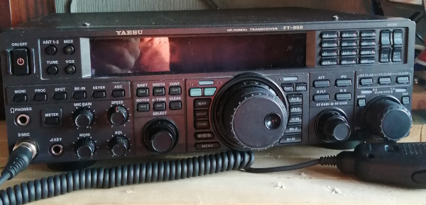 Yaesu FT-950